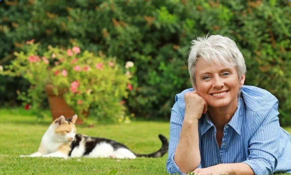 How To Stay Graceful During Menopause? These 4 types of floral essential oils get younger the more you use them